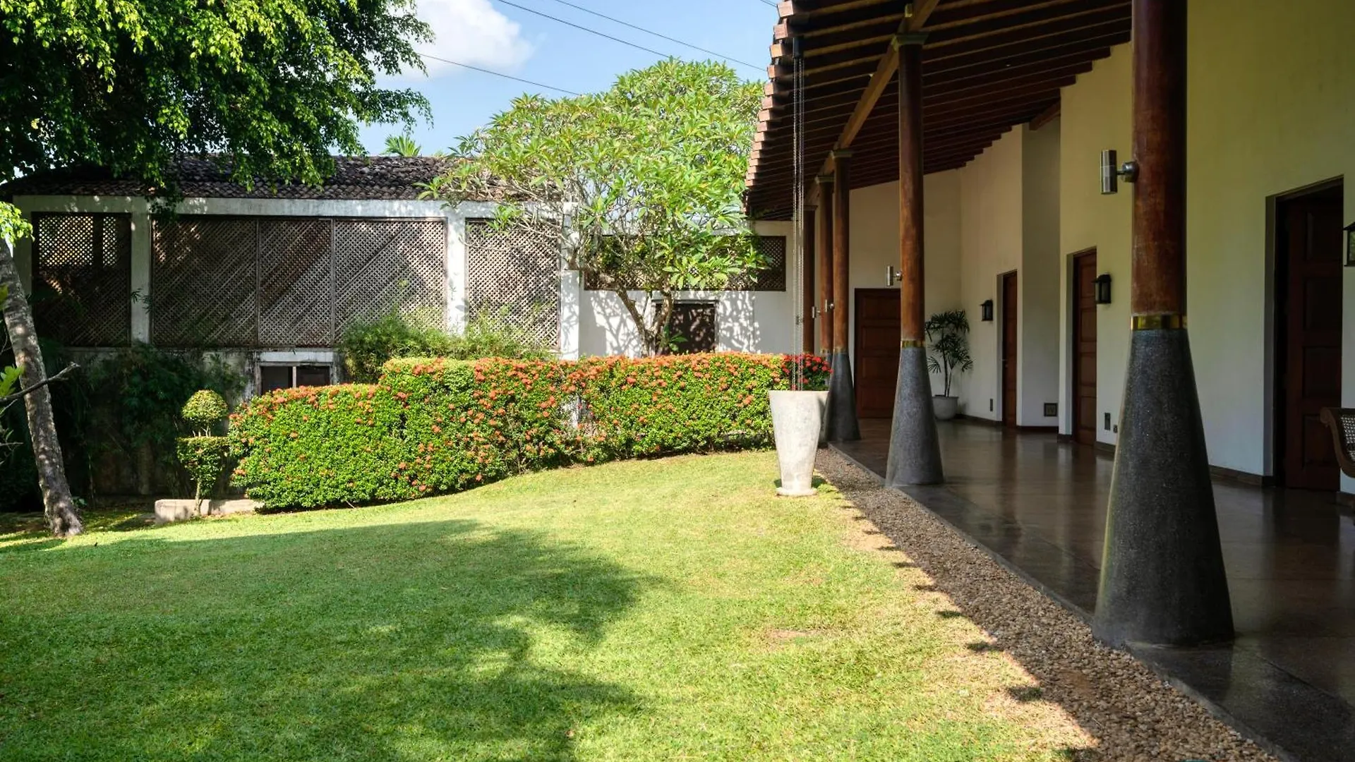 Hotel Wallawwa Katunayaka