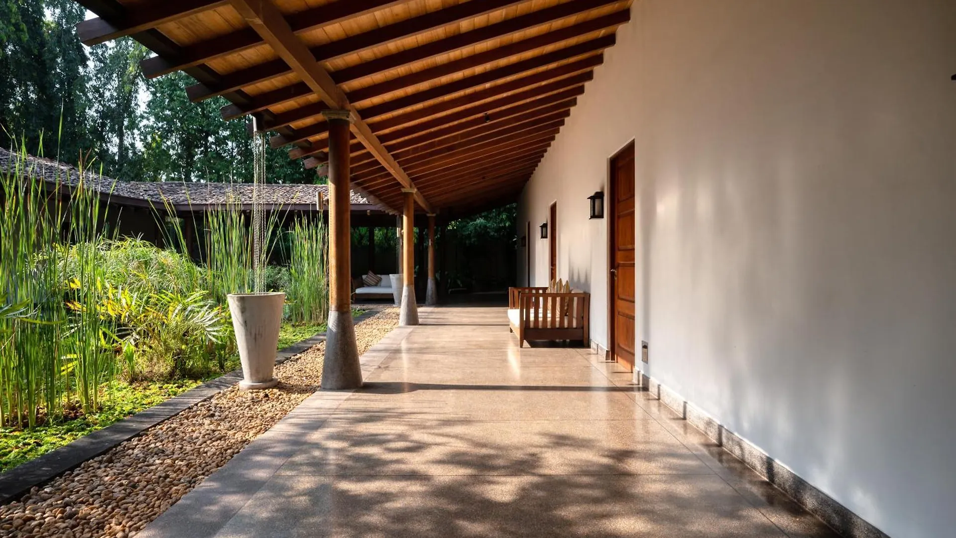 Hotel Wallawwa Katunayaka