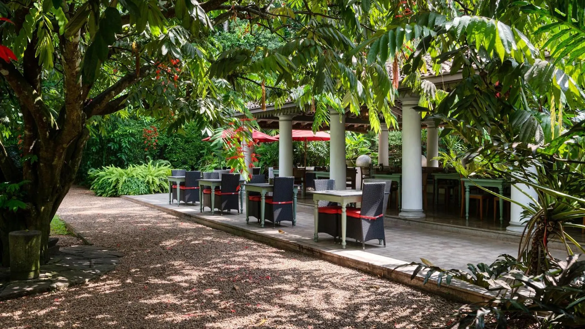Wallawwa Katunayaka Hotel