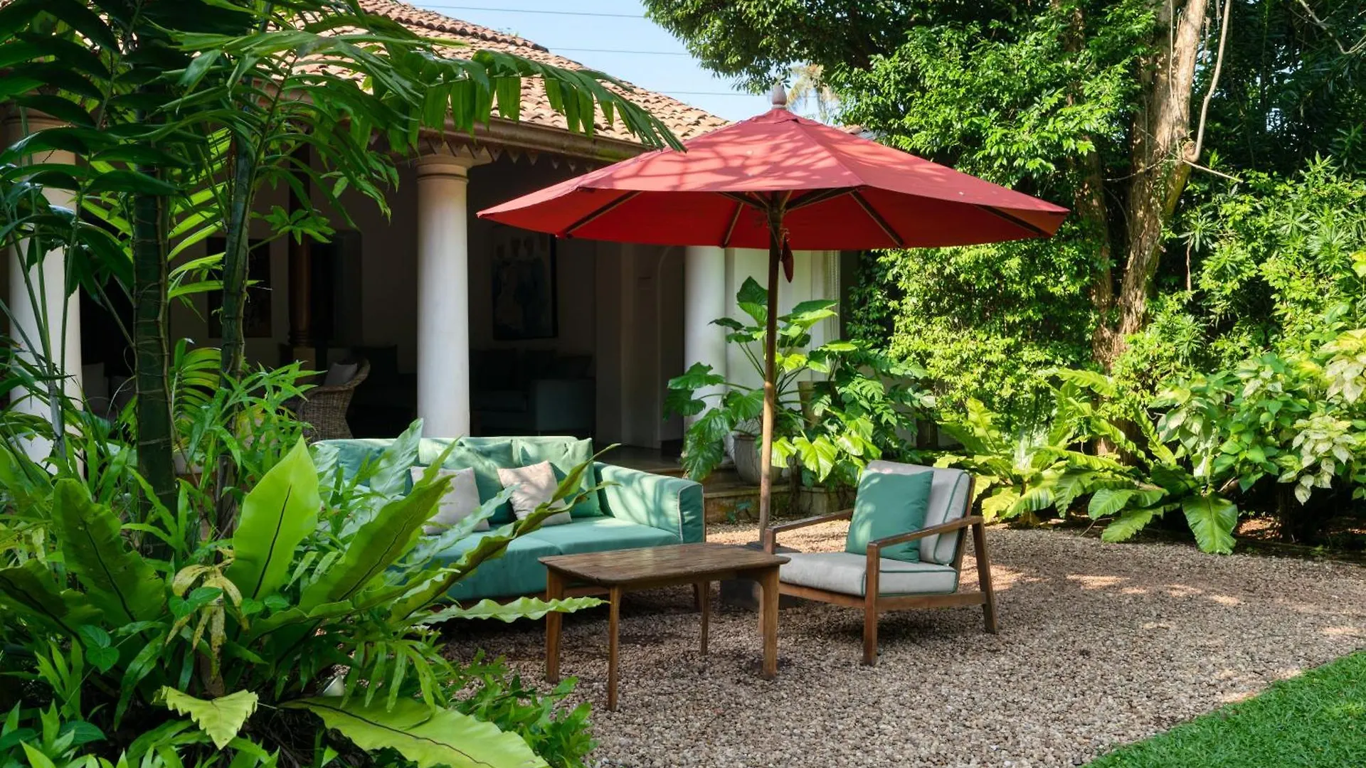 Wallawwa Katunayaka Hotel